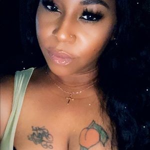 Meet your Posher, Sharmaine